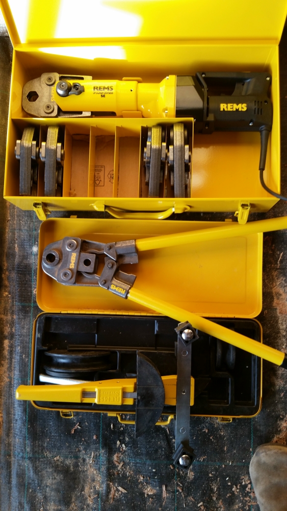 Fittingpresse für Kupfer- und Aluverbundrohr